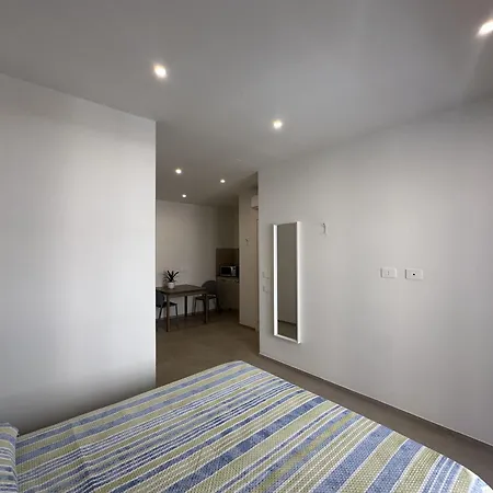 Cagliari Rooms Bed & Breakfast *